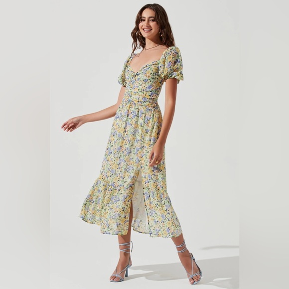 ASTR The Label Irma Floral Puff Sleeve Midi Dress. Size Small - Picture 2 of 6